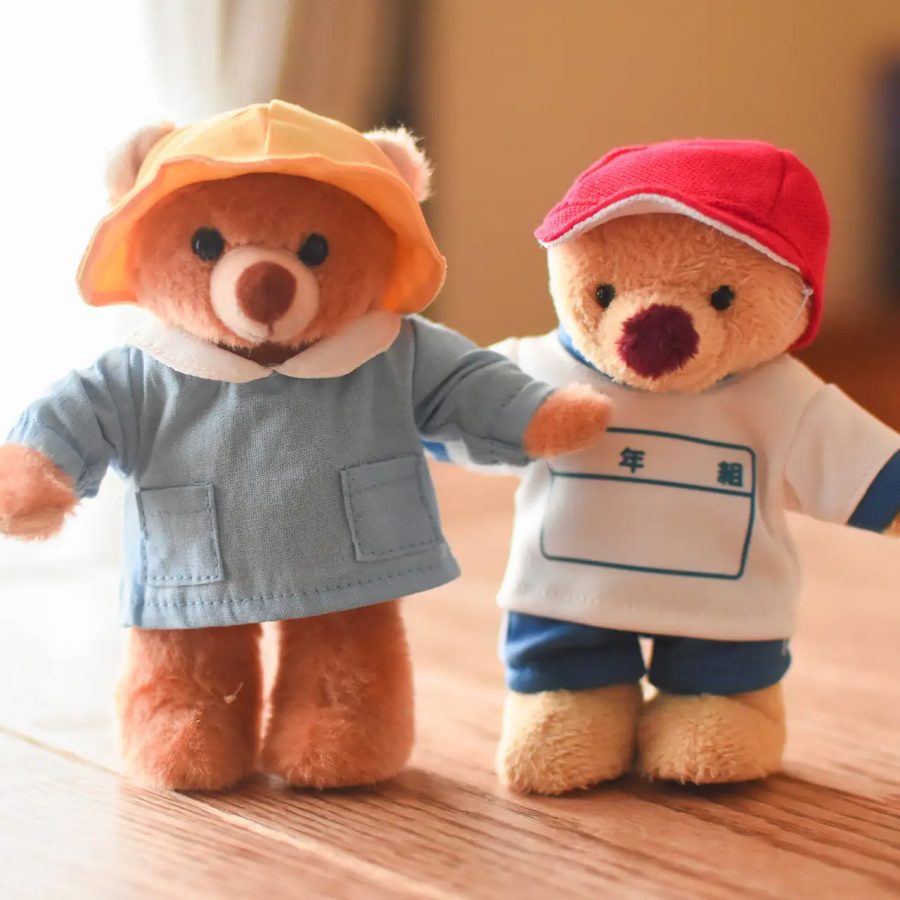 ギフトにも最適、春のスタートにふさわしい「新生活」がテーマ。おしゃれこぐまcollection新作ぬいぐるみ用コスチューム発売。