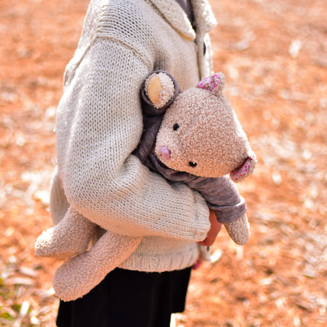 ドゥドゥ（doudou）と共に成長する子どもたち